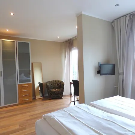 Akazienhof Hotel 3*